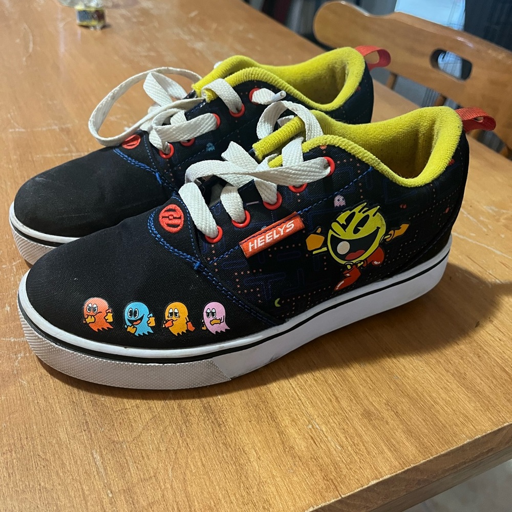Heelys Kids Black and Yellow Shoes, Size 5Y